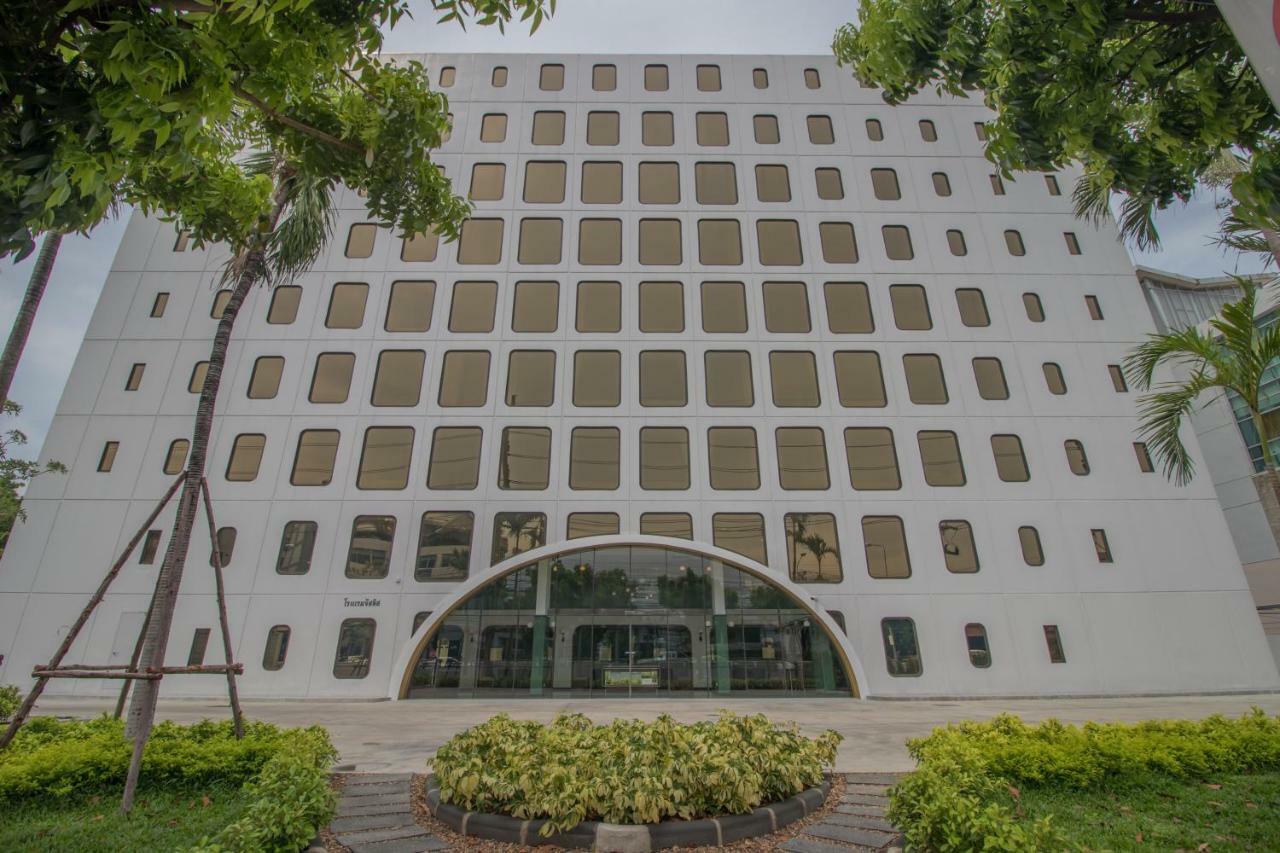 Justice Hotel Банкок Екстериор снимка