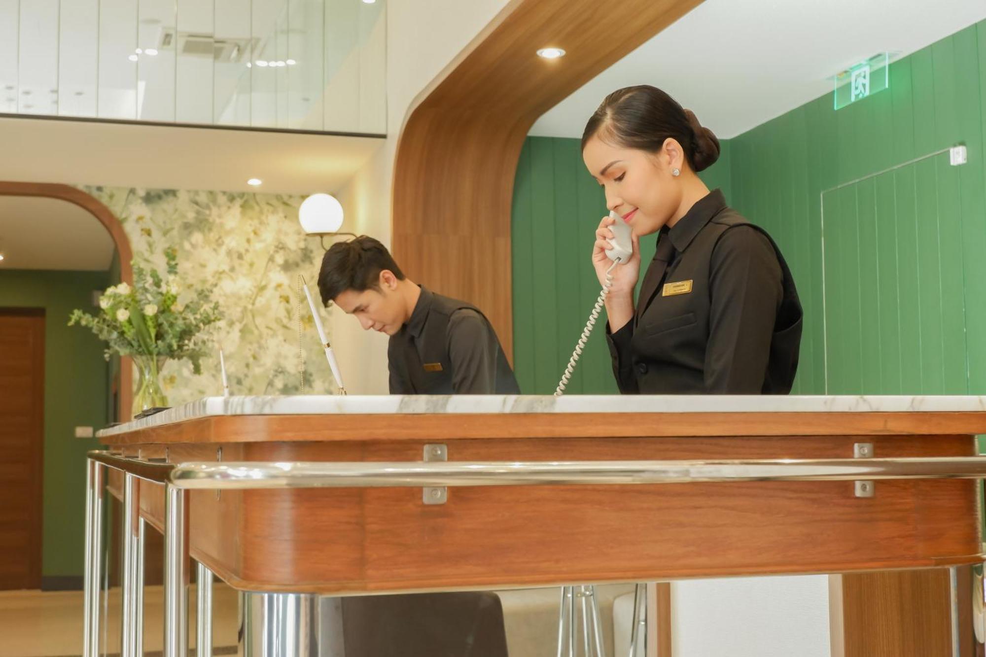 Justice Hotel Банкок Екстериор снимка