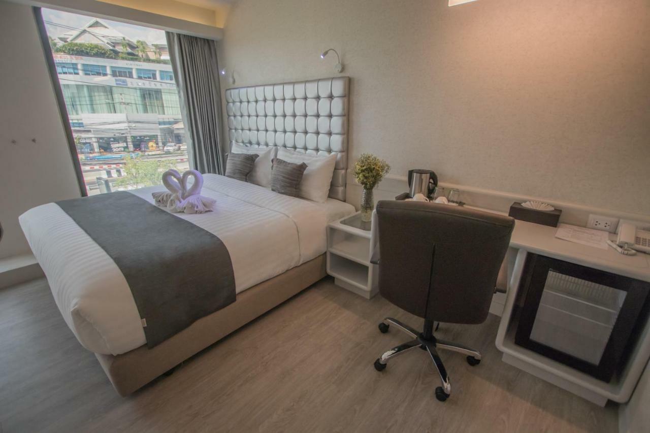 Justice Hotel Банкок Екстериор снимка